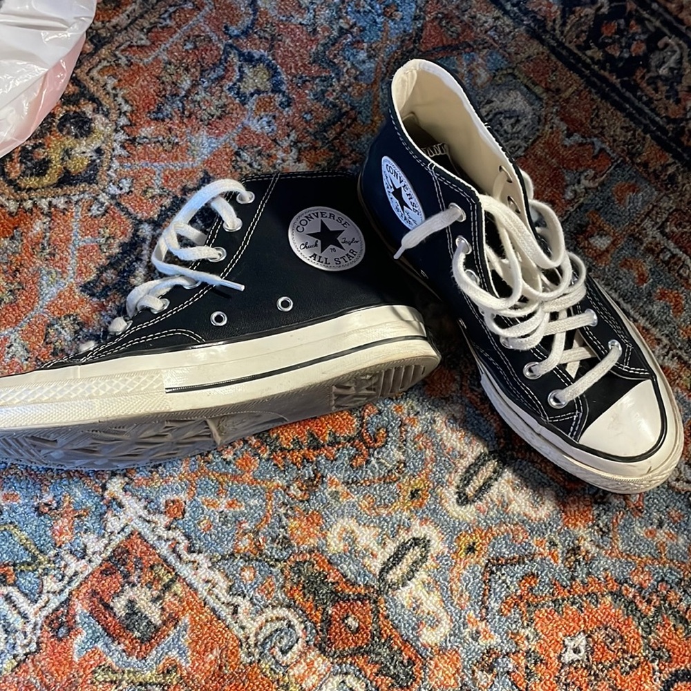 Black platform converse chuck Taylor all star lift size 7, very slightly worn